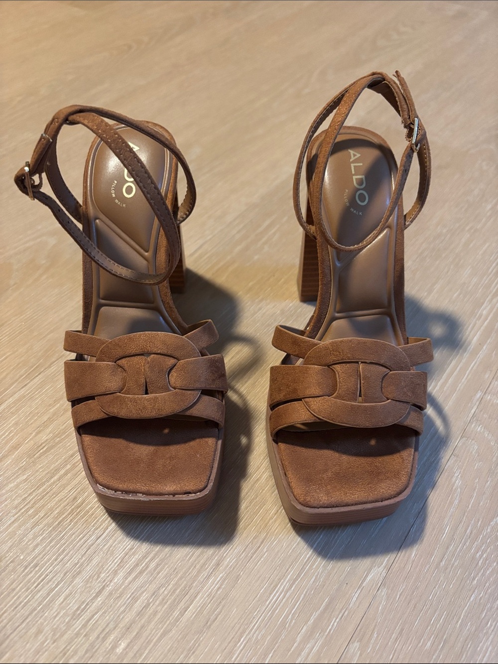 NIB ALDO Women's Beverlyanne Block Heel Sandal size 5 - Picture 2 of 6